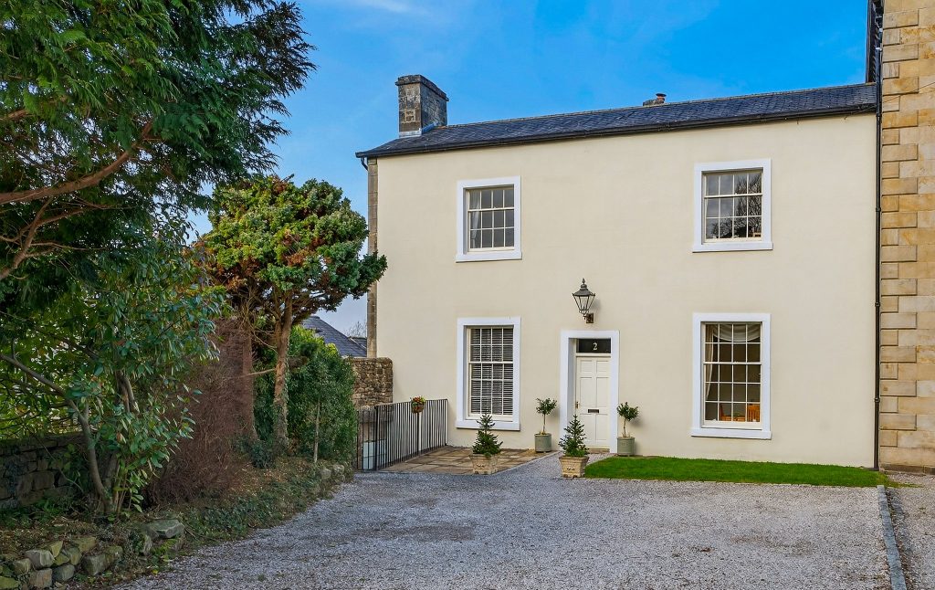 2 Melling Hall, Melling